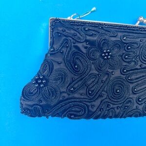 Black Vintage Beaded Kisslock Clutch Purse